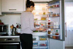 Avanzi in frigo: le 4 regole che evitano la maggior parte delle intossicazioni